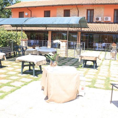 Villa La Fattoria Di Carlotta Maenza Exterior foto