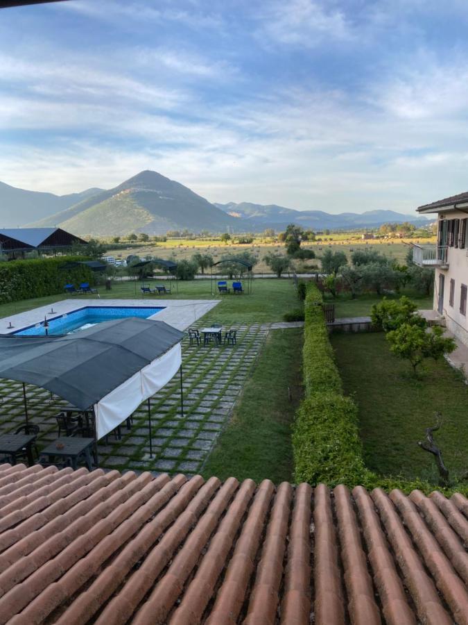 Villa La Fattoria Di Carlotta Maenza Exterior foto